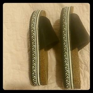 Cream and Black trimmed slide on Sandals